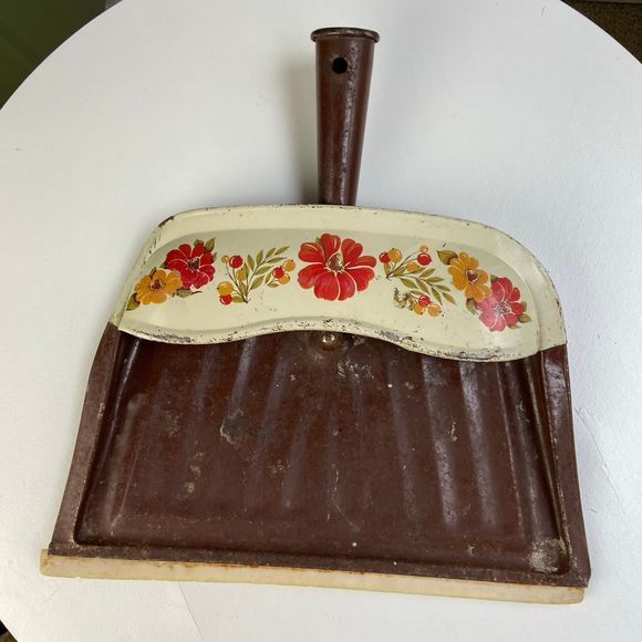 Vintage Kitchen Two Vintage Metal Dustpans Blue With Ducks 98s